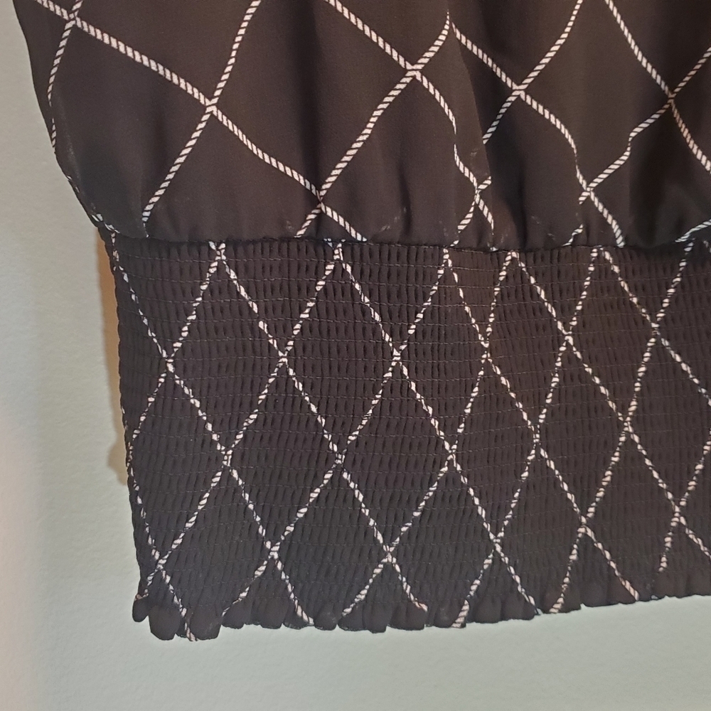 White House Black Market Sleeveless Geometric Smocked Blouse Size 8 NWT - Picture 4 of 11